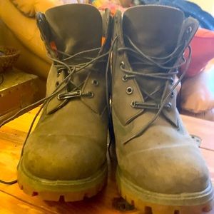 Olive Green timberland boots worn once like new